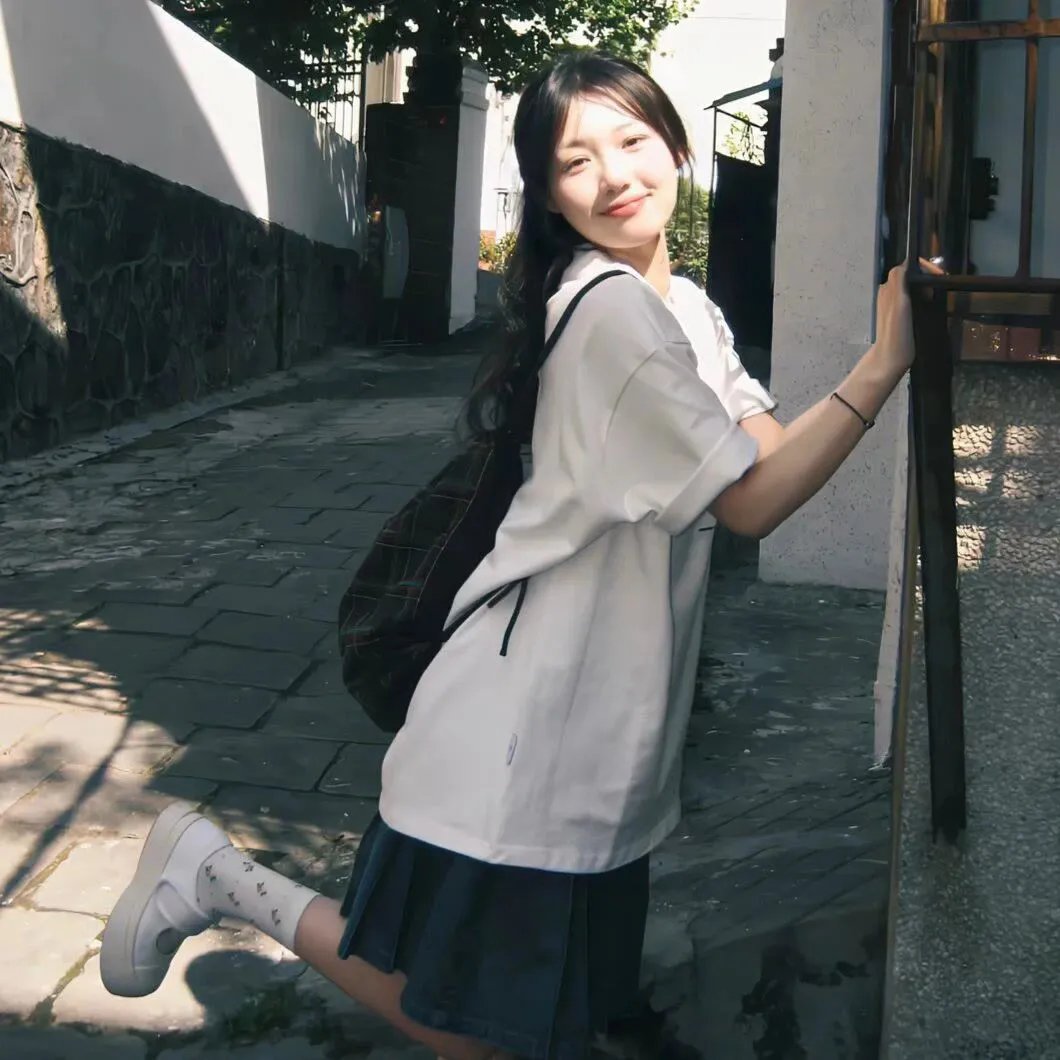 鱼跃在花见粤语